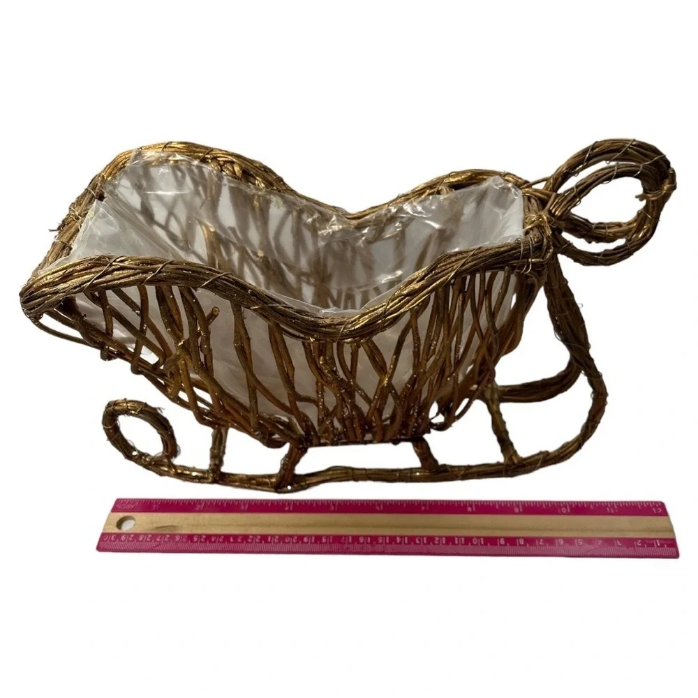 Wicker Sleigh Basket Natural Rattan Santa‎ Claus Christmas Floral Arrangement